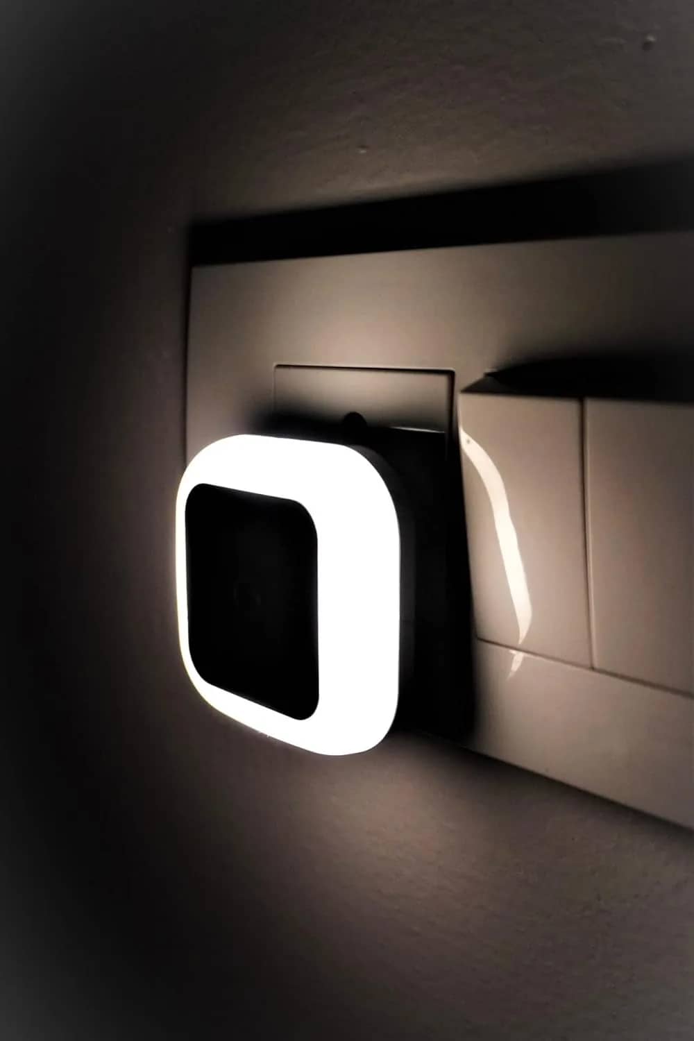 HOARD 0.5W Led Plug in Smart Night Lamp with Automatic Sensor Smart Led Night Lamp -(Warm White) Pack of 1(Polycarbonate) – image 1